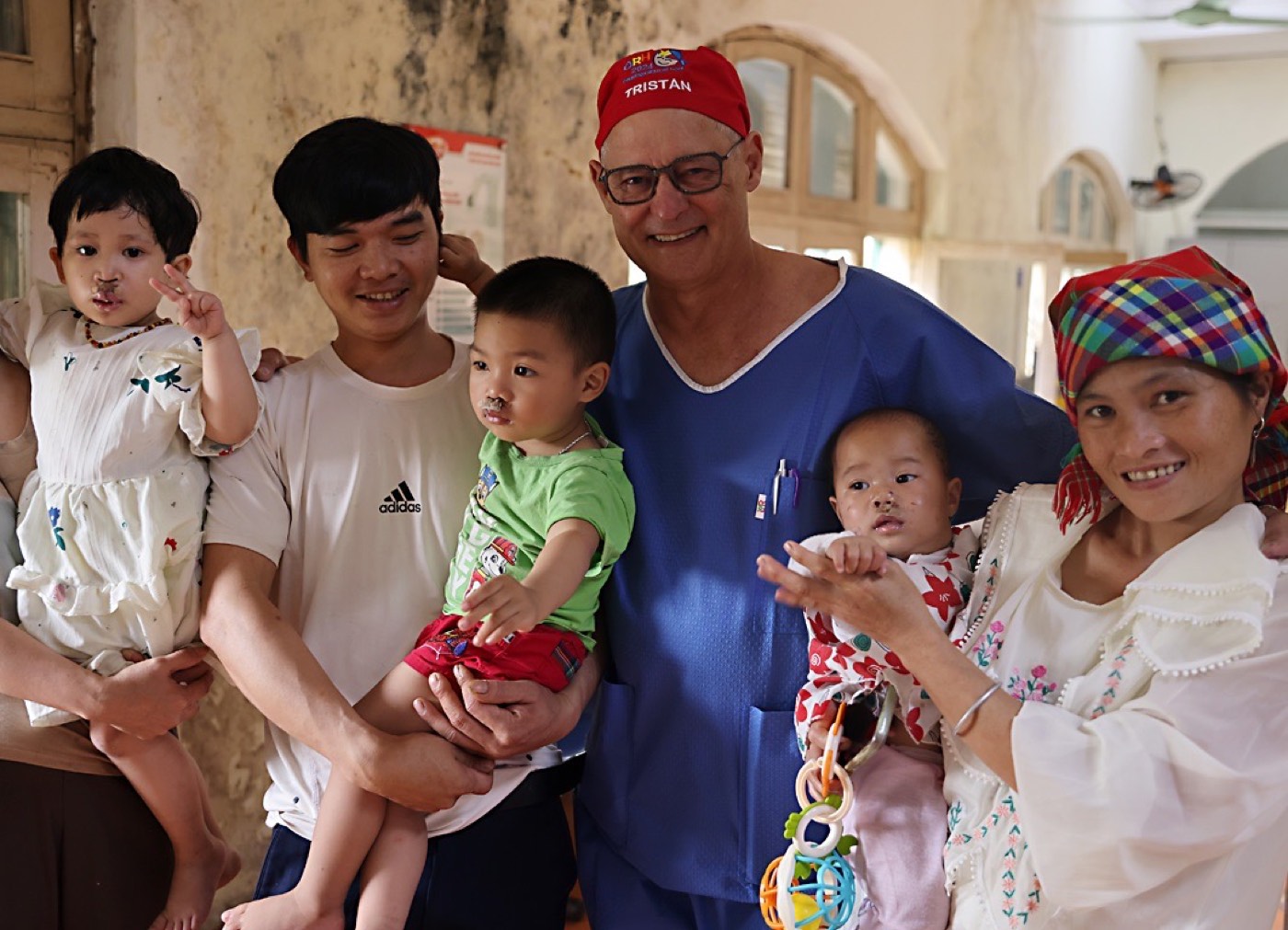 Tristan de Chalain - Operation Restore Hope on site at the hospital in Hanoi